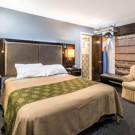 Econo Lodge Rutland City Near Hwy 7 Екстериор снимка
