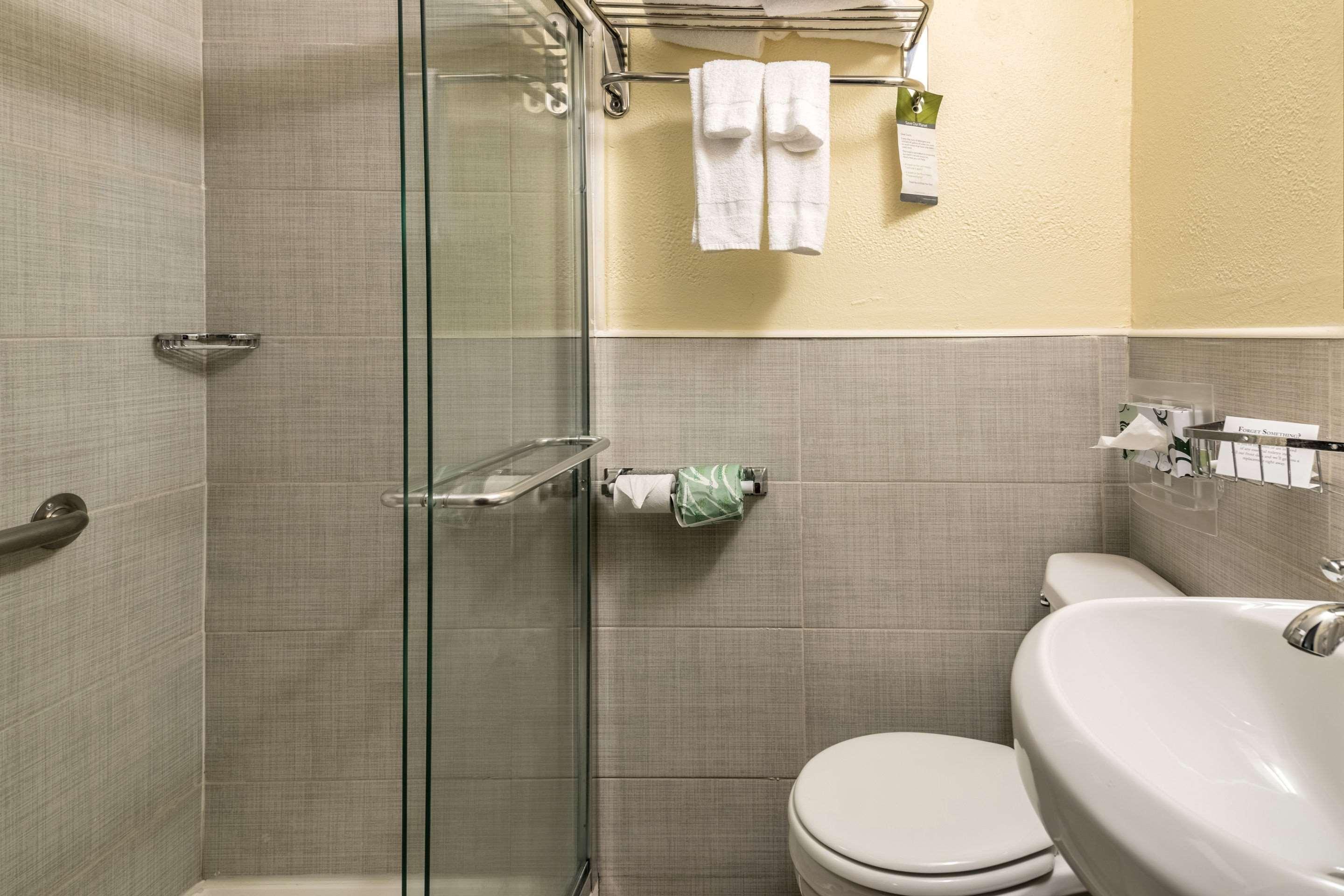 Econo Lodge Rutland City Near Hwy 7 Екстериор снимка