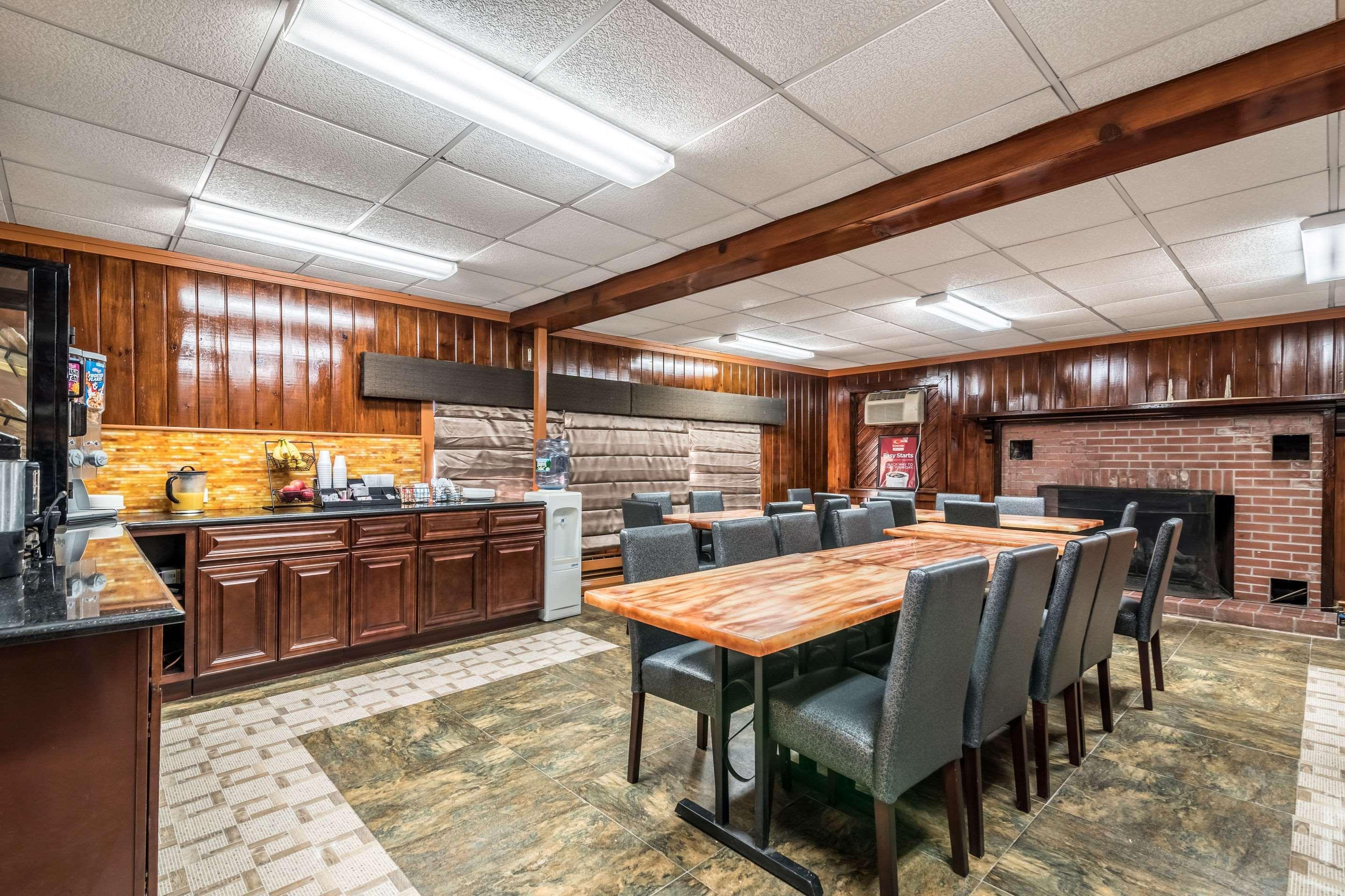 Econo Lodge Rutland City Near Hwy 7 Екстериор снимка