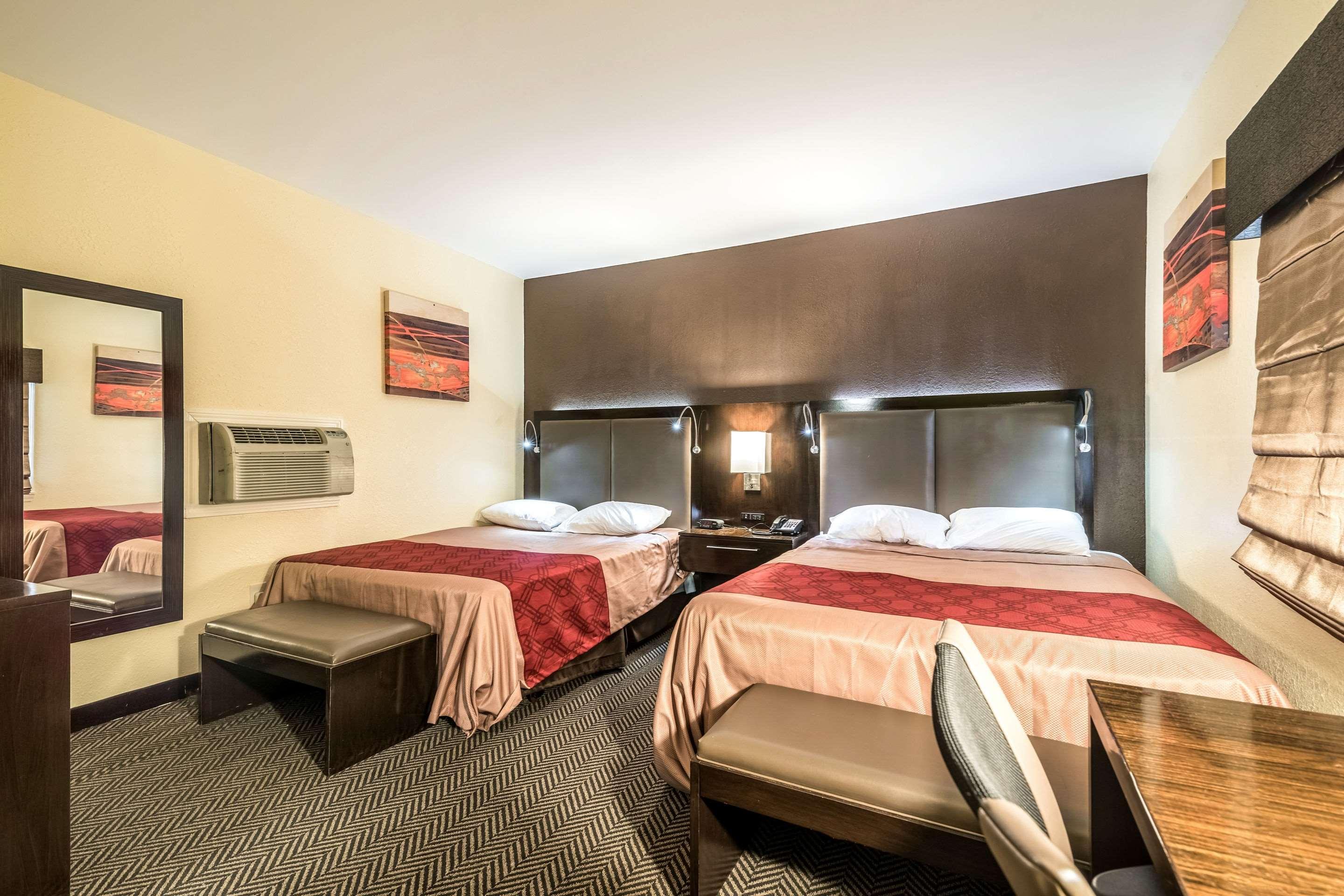 Econo Lodge Rutland City Near Hwy 7 Екстериор снимка