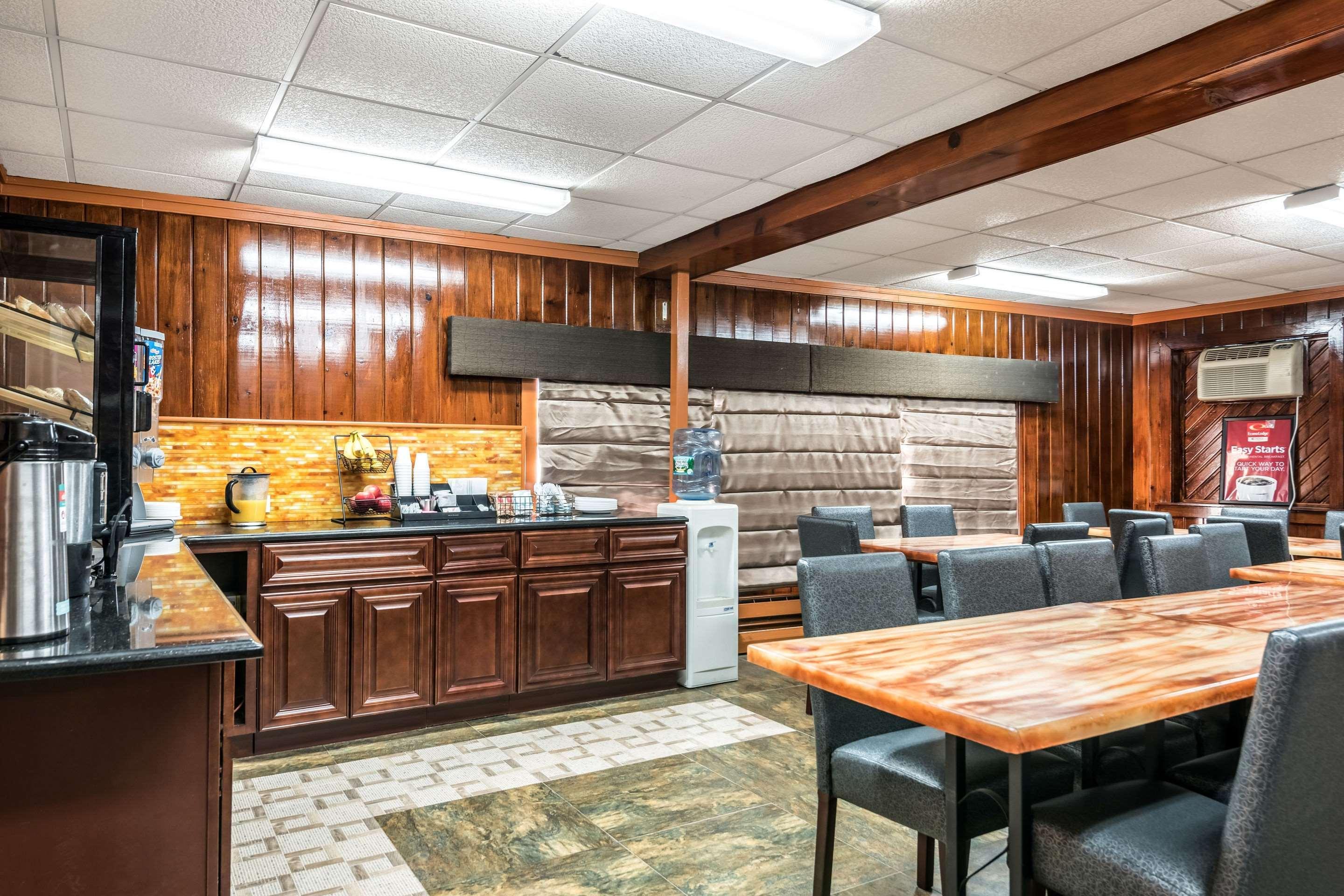 Econo Lodge Rutland City Near Hwy 7 Екстериор снимка