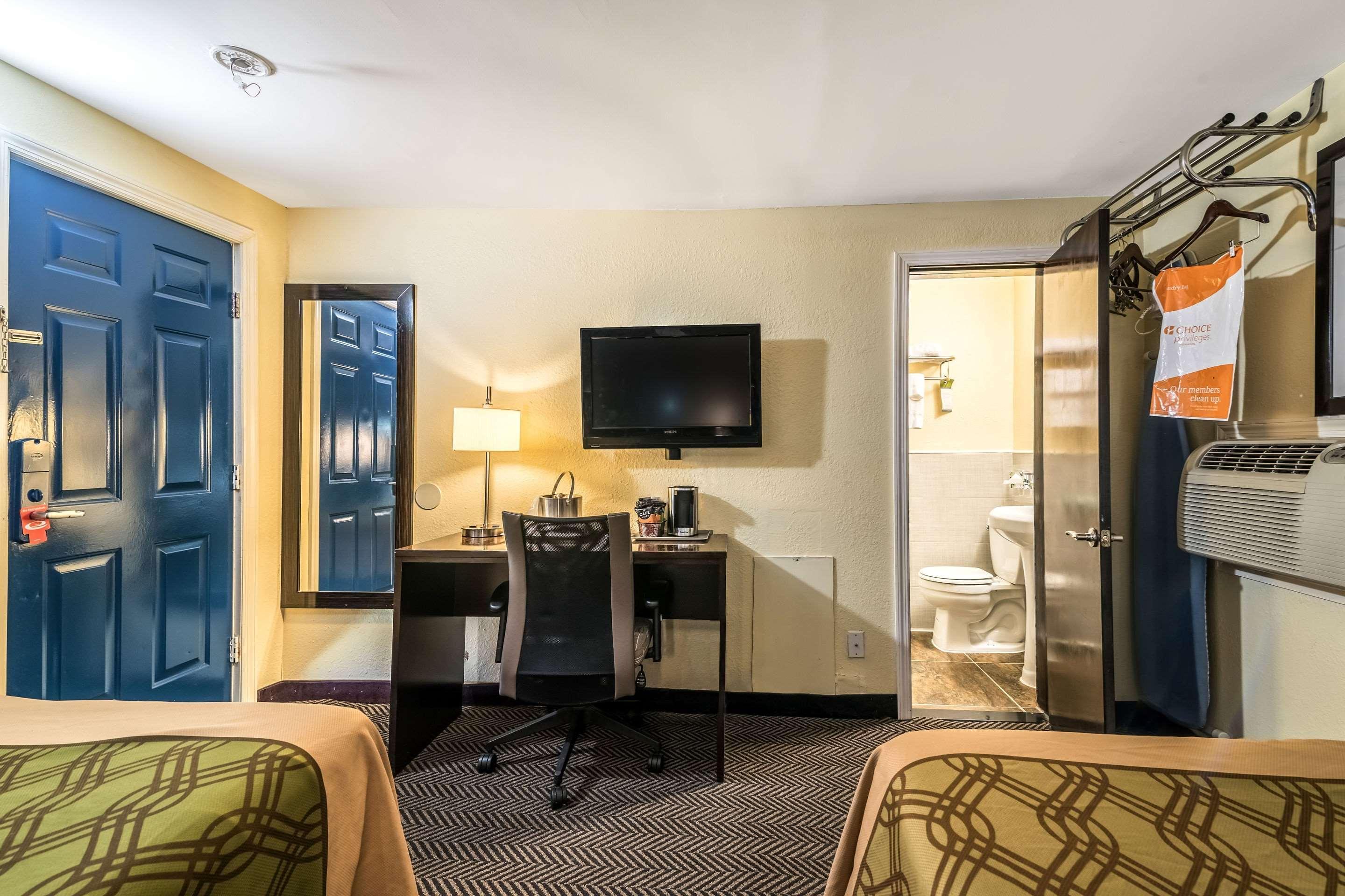 Econo Lodge Rutland City Near Hwy 7 Екстериор снимка