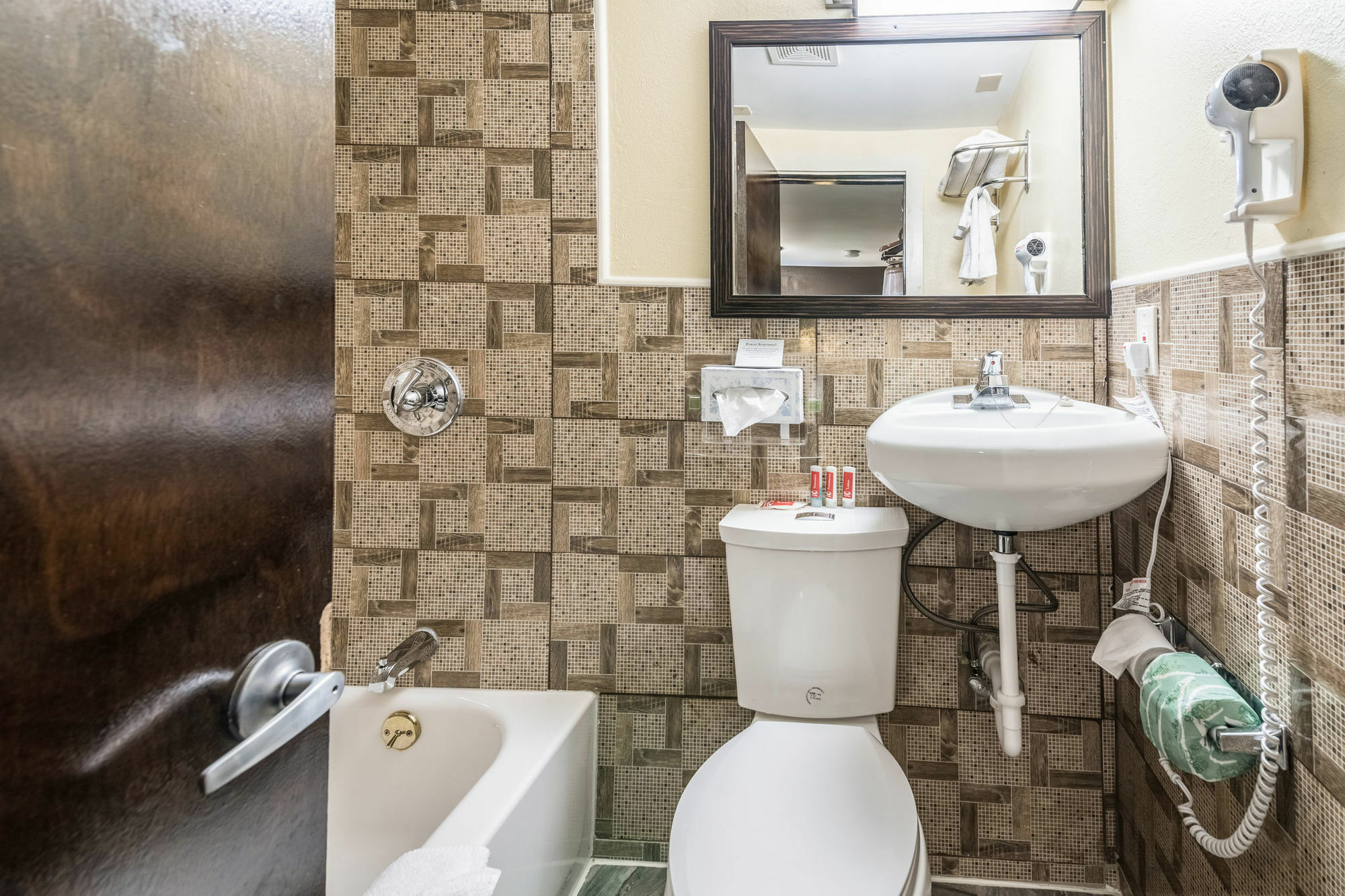 Econo Lodge Rutland City Near Hwy 7 Екстериор снимка